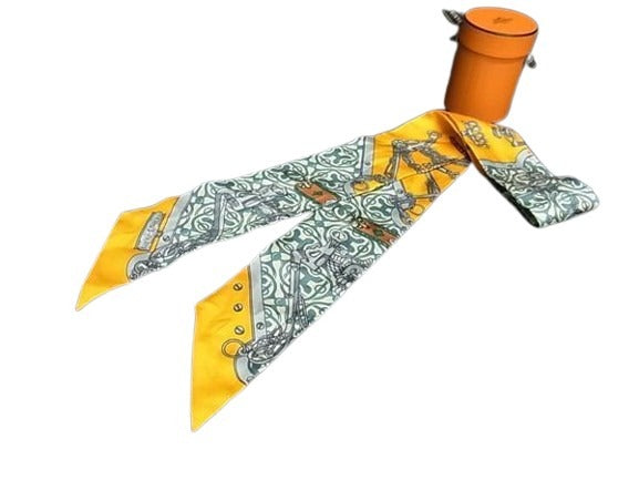 HERMES エルメス スカーフ ツイリー MORS ET GOURMETTES REMIX - イエロー系×マルチカラー シルク100% レディース リボンスカーフ 美品