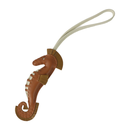 新品未使用展示品 HERMES エルメス イポ タツノオトシゴ その他小物 アニョーミロ ブラウン系(ゴールド×クラフト×クレ) バッグチャーム B刻印