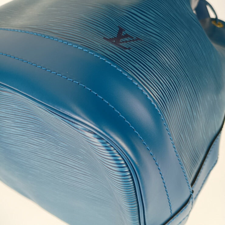 美品 LOUIS VUITTON ルイ ヴィトン ショルダーバッグ ノエ M44005 トレドブルー ゴールド金具 エピレザー レディース 巾着型