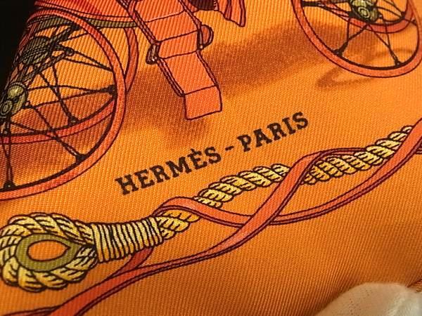 HERMES エルメス スカーフ カレ45 プチカレ ガヴロッシュ MUSEE 博物館 オレンジ系 シルク100％ レディース 新品未使用展示品
