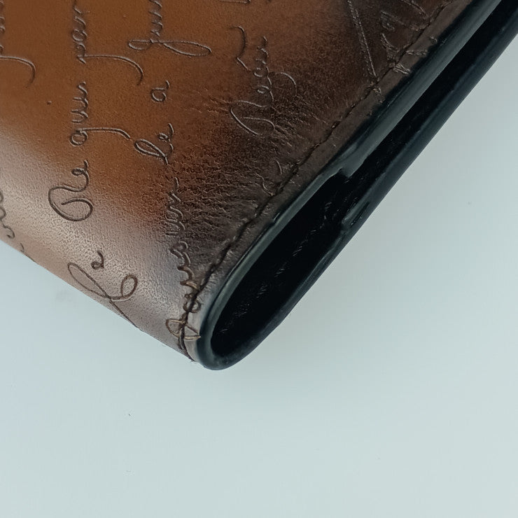 Berluti ベルルッティ パスポートケース カードケース カリグラフィ エスケール - ブラウン スクリットスワイプレザー メンズ 超美品