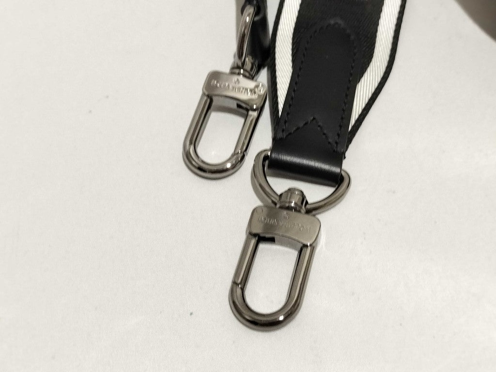 LOUIS VUITTON ルイヴィトン ショルダーストラップ J02496 ブラック ホワイト キャンバス ユニセックス シルバー金具 超美品
