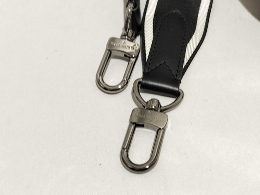LOUIS VUITTON ルイヴィトン ショルダーストラップ J02496 ブラック ホワイト キャンバス ユニセックス シルバー金具 超美品