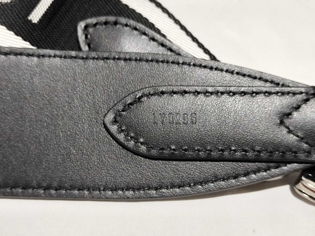 LOUIS VUITTON ルイヴィトン ショルダーストラップ J02496 ブラック ホワイト キャンバス ユニセックス シルバー金具 超美品