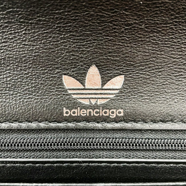 BALENCIAGA バレンシアガ 財布 ストラップウォレット 729322 ブラック ホワイト レザー ユニセックス adidasコラボ ショルダーウォレット
