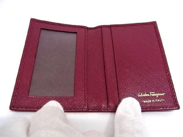Salvatore Ferragamo フェラガモ カードケース ガンチーニ パスケース 22 C234 ワインレッド系 レザー レディース ゴールド金具 新品未使用展示品