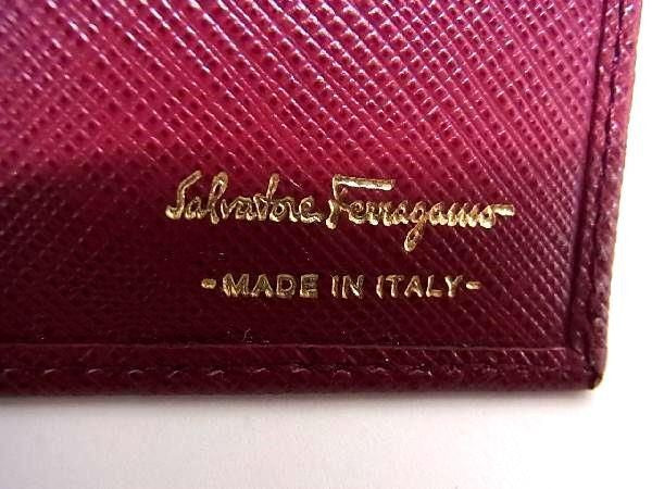 Salvatore Ferragamo フェラガモ カードケース ガンチーニ パスケース 22 C234 ワインレッド系 レザー レディース ゴールド金具 新品未使用展示品