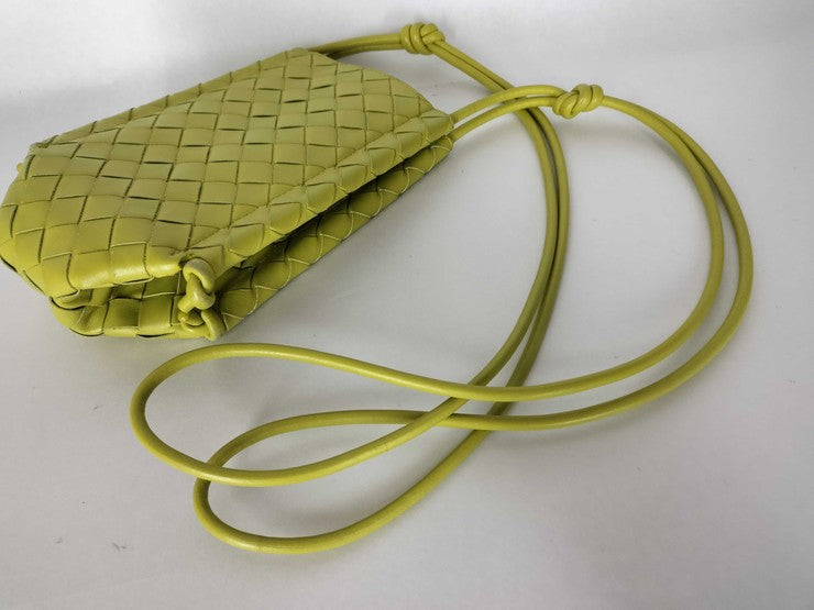 BOTTEGA VENETA ボッテガヴェネタ ショルダーバッグ イントレチャート MINI THE KNOT ミニ ザ ノット 639293 イエローグリーン ラムスキン レディース ノット