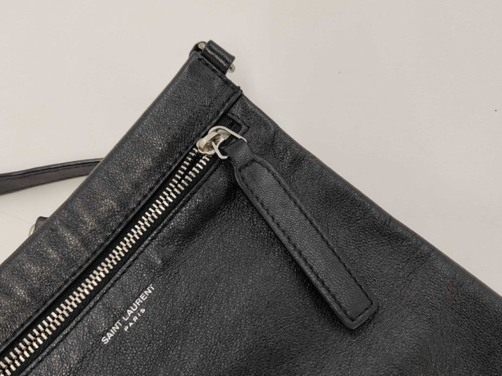 SAINT LAURENT PARIS サンローランパリ ショルダーバッグ 581697 ブラック系 レザー ユニセックス サコッシュ 斜め掛け 美品