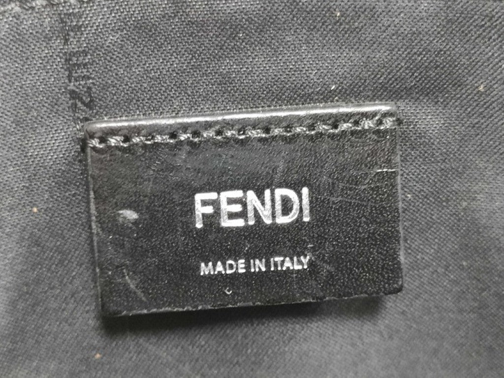 FENDI フェンディ クラッチバッグ ズッカ 7VA491 ブラック系 レザー メンズ セカンドバッグ シルバー金具 美品