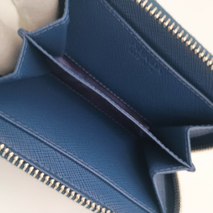 PRADA プラダ コインケース トライアングルロゴ 2MM003 ブルー ブラック ホワイト系 SAFFIANO BAIADE ユニセックス ラウンドファスナー シルバー金具 ストライプ 三角ロゴ 超美品
