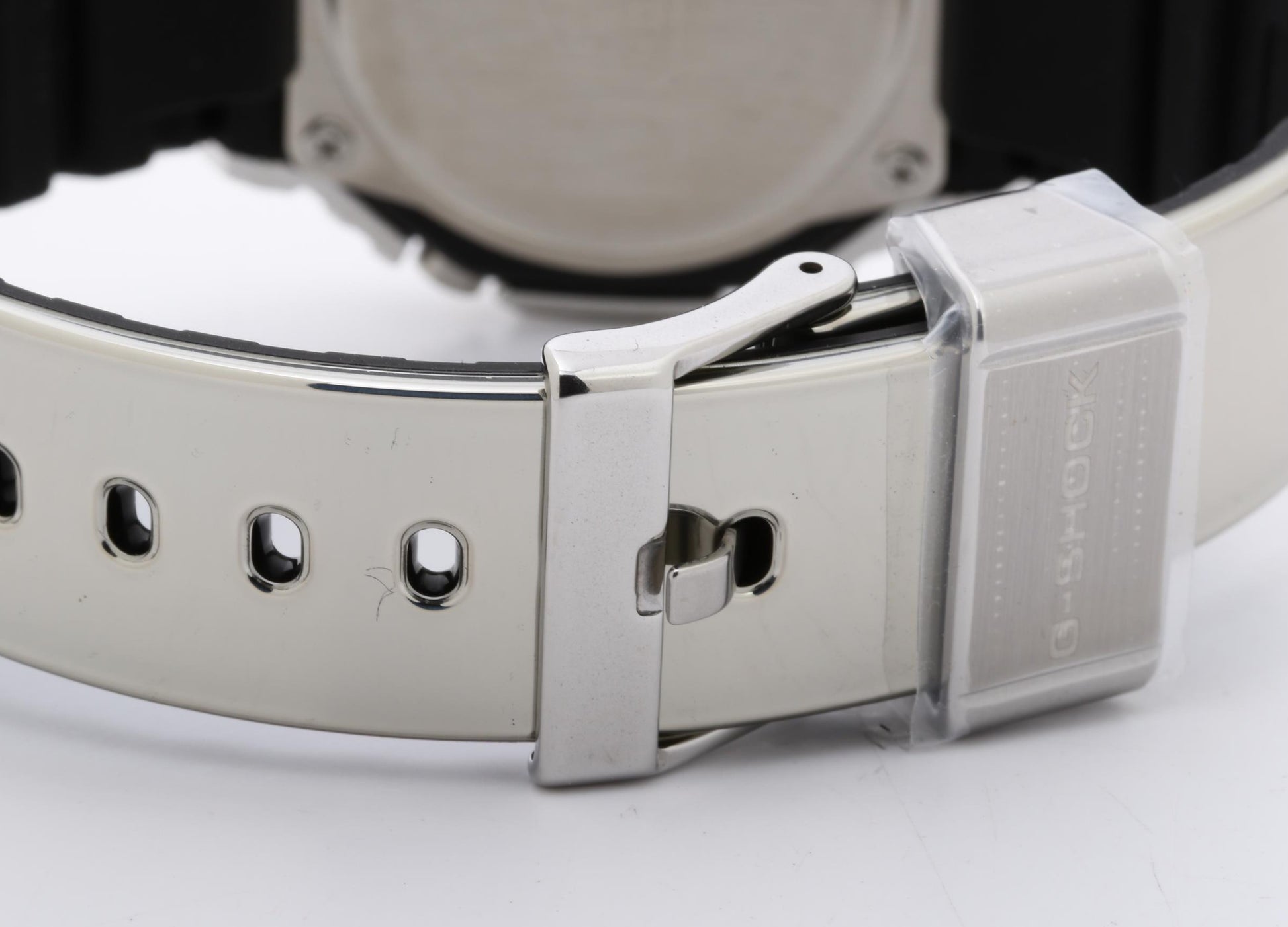 CASIO カシオ 時計 GSHOCK FINE METALLIC SERIES ANALOGDIGITAL 2100 Series GM2100YM8AJF シルバー 樹脂／ステンレススチール メンズ デジアナ 新品未使用展示品