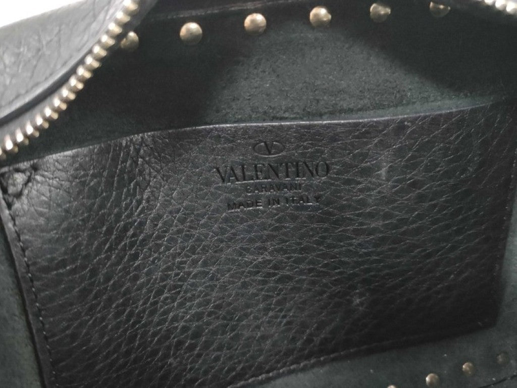 Valentino Garavani ヴァレンチノ ガラヴァーニ ショルダーバッグ ロックスタッズ スモール カメラバッグ ブラック系 レザー レディース シルバー金具 美品