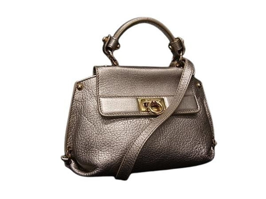 Salvatore Ferragamo フェラガモ ハンドバッグ ガンチーニ ミニソフィア EZ21 E238 メタリックピンクベージュ レザー レディース トップハンドル 2WAY ゴールド金具 美品