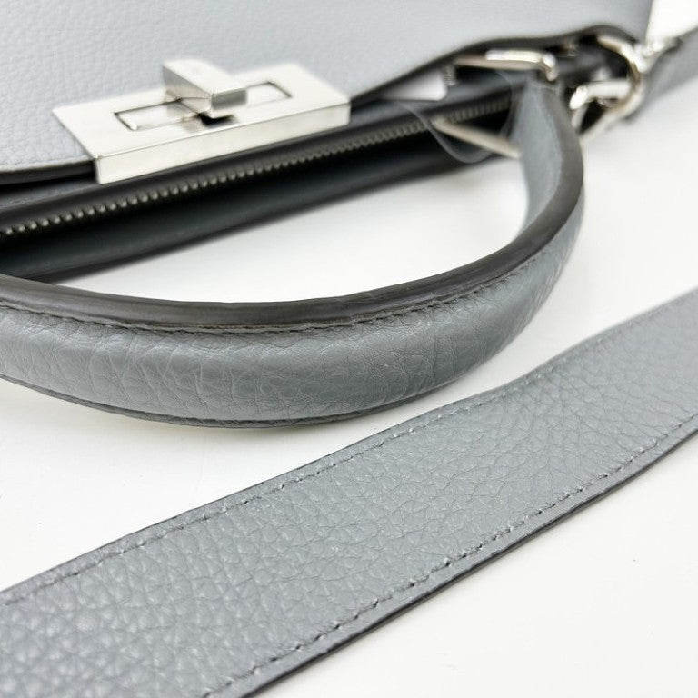 FENDI フェンディ ハンドバッグ ピーカブーアイシーユーミディアム 7VA529 ブルーグレー系 レザー レディース 2WAY ターンロック シルバー金具 美品