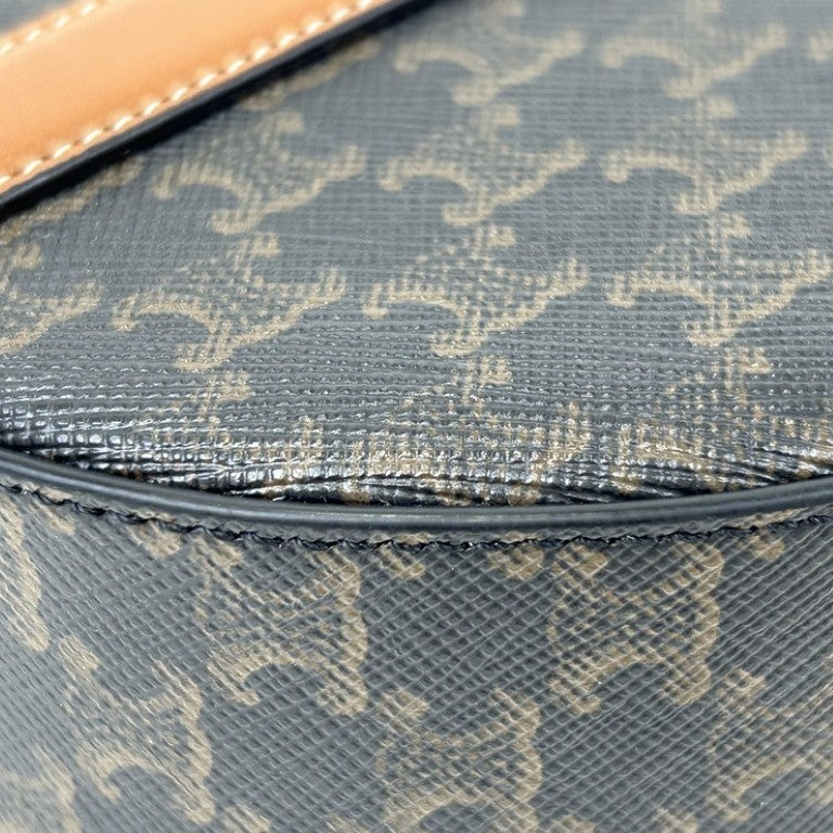 CELINE セリーヌ ショルダーバッグ トリオンフ ラウンドパース 10G342CAM.04BT タン（ブラウン） ブラック系 PVC レザー レディース 美品