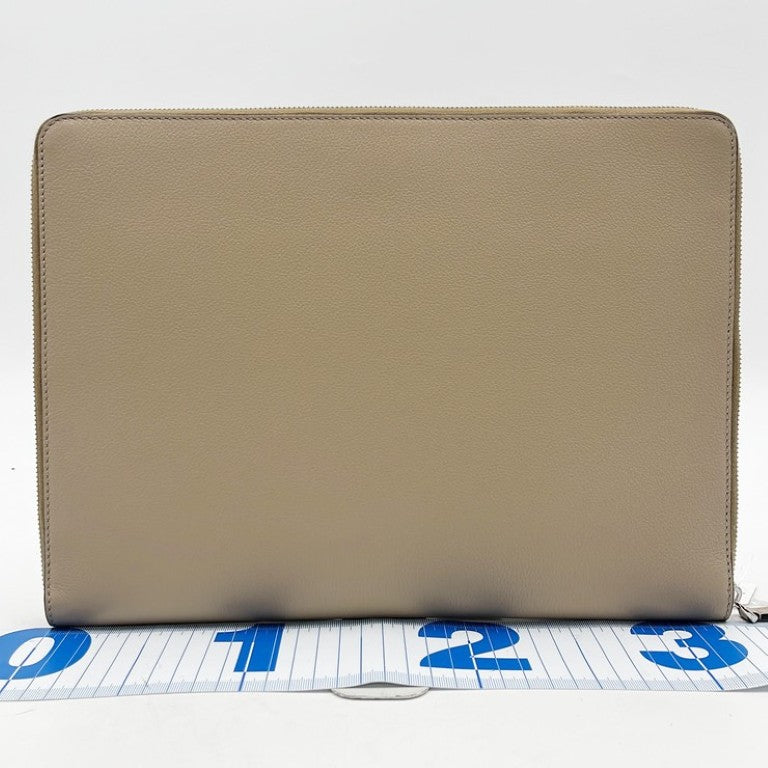FENDI フェンディ クラッチバッグ 7N0167 ベージュ系 レザー ユニセックス シルバー金具 新品未使用展示品
