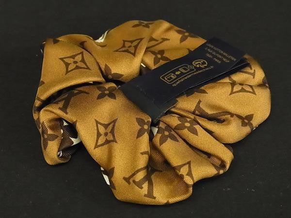 LOUIS VUITTON ルイヴィトン シュシュ シュシュ LVサファリ M98164 ブラウン系 シルク100% レディース モノグラム 超美品