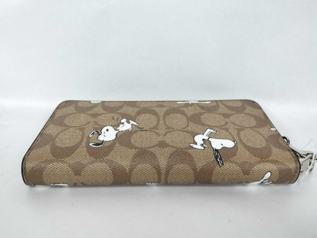 COACH コーチ 長財布 シグネチャー C4596 ベージュ系 PVC レザー レディース ラウンドファスナー スヌーピー ピーナッツコラボ 新品未使用展示品