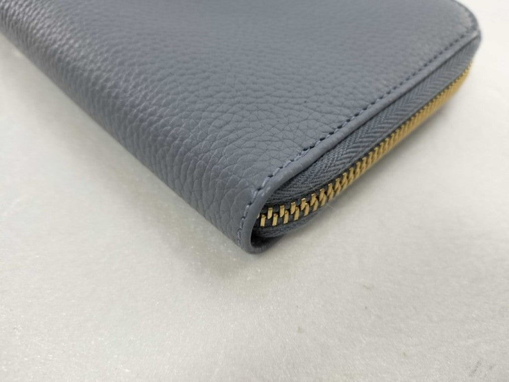 Salvatore Ferragamo フェラガモ 長財布 ガンチーニ IY-22 C843 ブルー系 レザー レディース ラウンドファスナー ゴールド金具 超美品