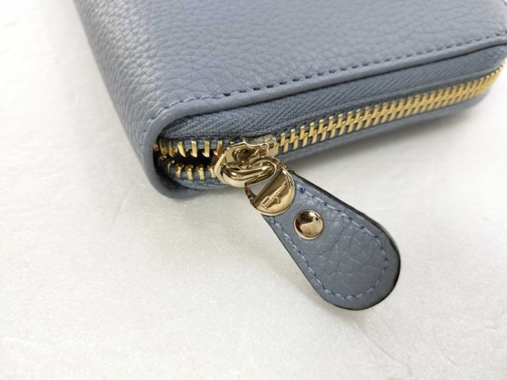 Salvatore Ferragamo フェラガモ 長財布 ガンチーニ IY-22 C843 ブルー系 レザー レディース ラウンドファスナー ゴールド金具 超美品