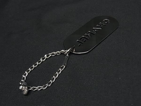 CHANEL シャネル キーホルダー ロゴ プレート バッグチャーム シルバー系 メタル ユニセックス 04V 美品