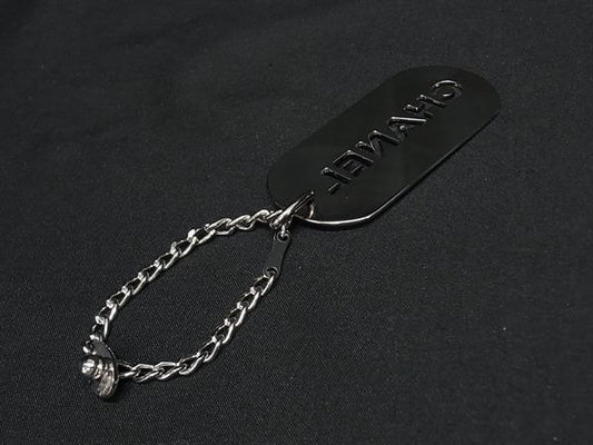 CHANEL シャネル キーホルダー ロゴ プレート バッグチャーム シルバー系 メタル ユニセックス 04V 美品