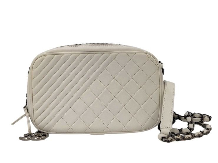 CHANEL シャネル ショルダーバッグ ボーイシャネル カメラバッグ ホワイト系 ラムスキン レディース マトラッセ キルティング ココマーク チェーン ガンメタ金具 ココボーイ 美品