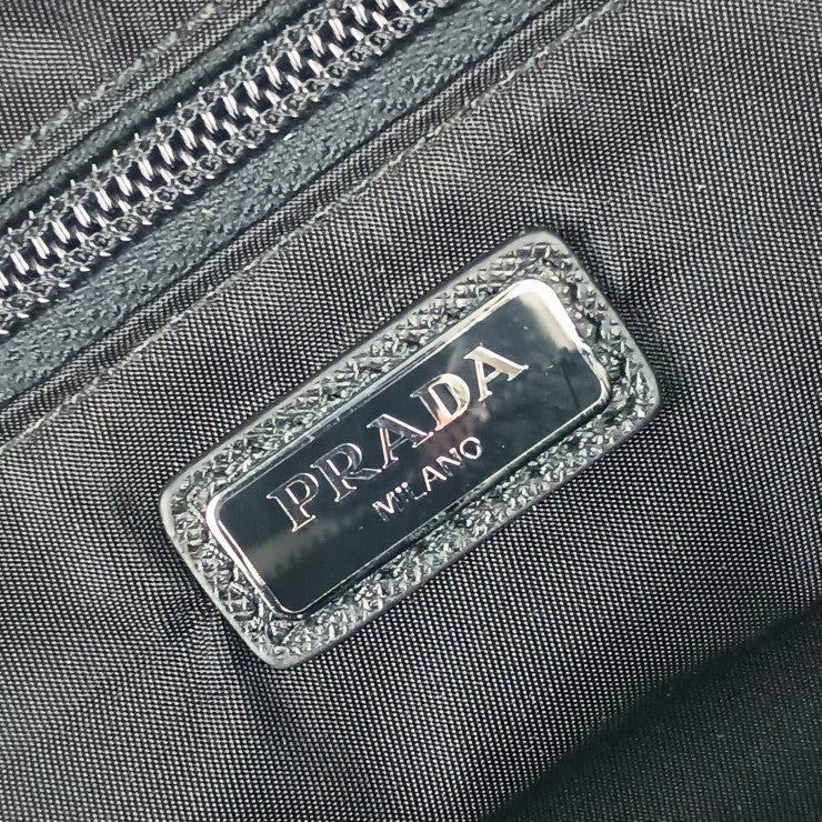 PRADA プラダ クラッチバッグ トライアングルロゴ 2NA029 ブラック系 Re-Nylon メンズ セカンドバッグ トライアングルロゴ シルバー金具 美品