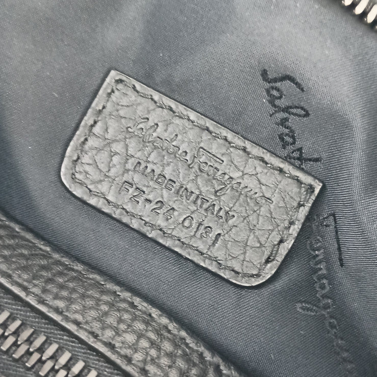 SALVATORE FERRAGAMO フェラガモ ショルダーバッグ クロスボディバッグ FZ-24 0131 ブラック系 カーフ メンズ メッセンジャーバッグ 美品