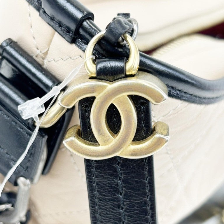 CHANEL シャネル ショルダーバッグ ガブリエル AS1521 ベージュ×ブラック系 カーフ×レザー レディース ココマーク 2WAY チェーン ゴールド シルバー金具 美品