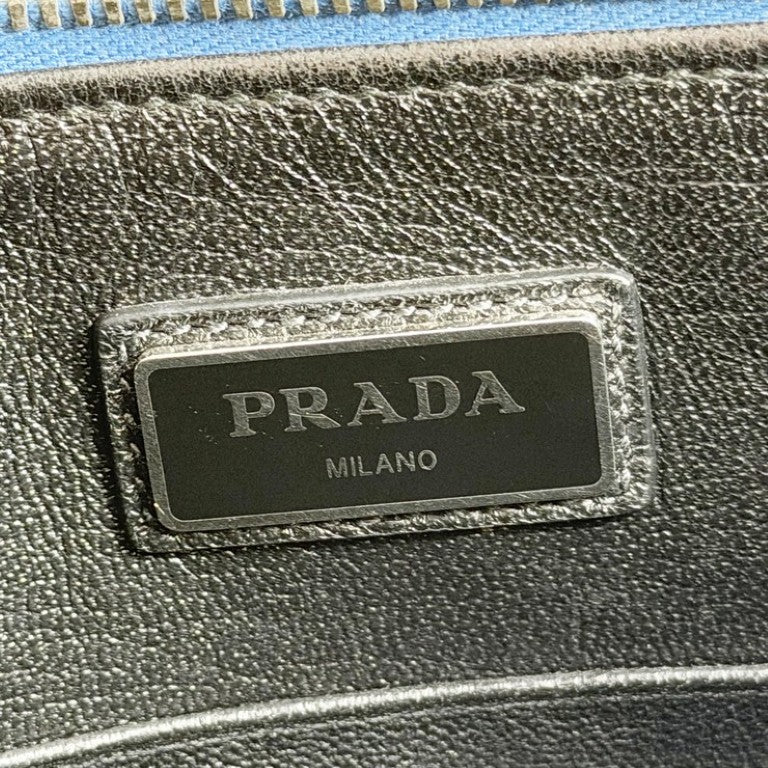 PRADA プラダ ショルダーバッグ トライアングルロゴ 2NH075 ブルー ホワイト系 サフィアーノレザー レディース 2WAY マリン 美品
