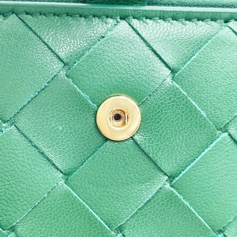 BOTTEGA VENETA ボッテガヴェネタ 二つ折り財布 イントレチャート 600270 グリーン系 レザー レディース ゴールド金具 美品
