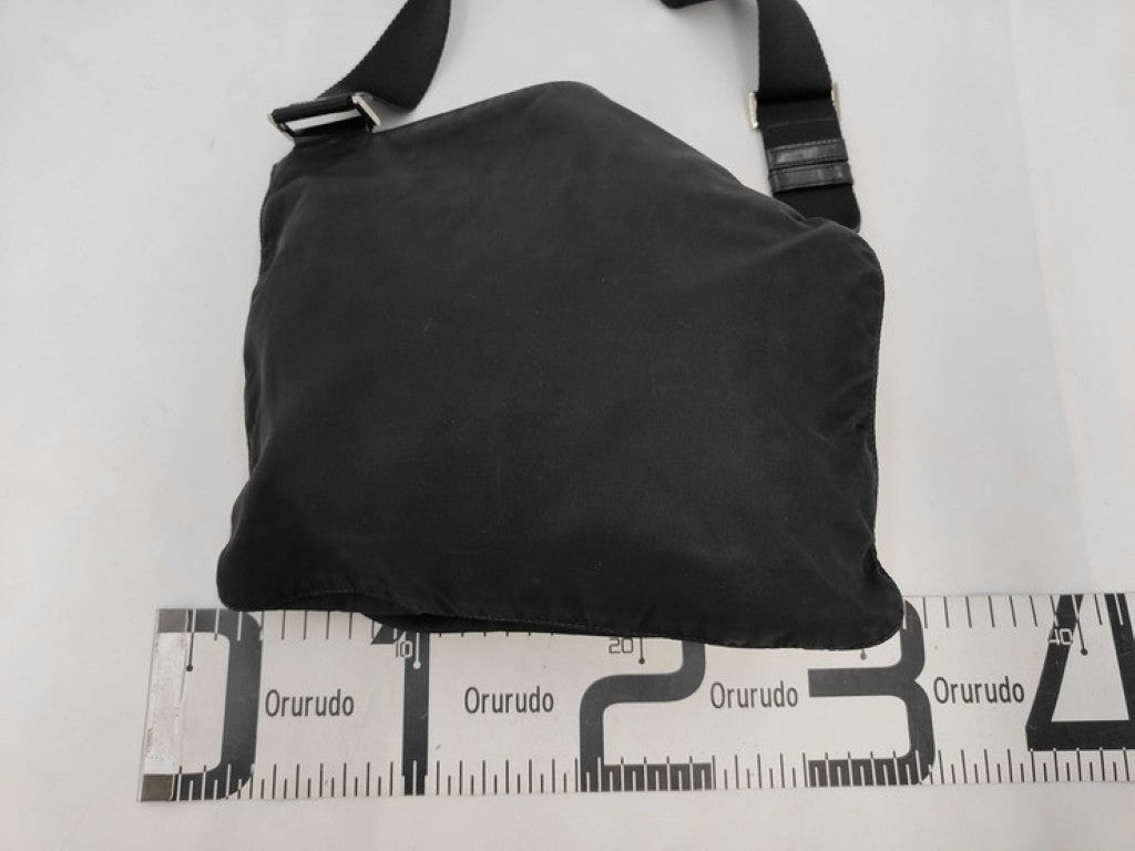 PRADA プラダ ショルダーバッグ トライアングルロゴ BT0520 ブラック系 ナイロン ユニセックス シルバー金具 美品