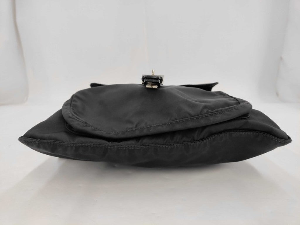 PRADA プラダ ショルダーバッグ トライアングルロゴ BT0520 ブラック系 ナイロン ユニセックス シルバー金具 美品