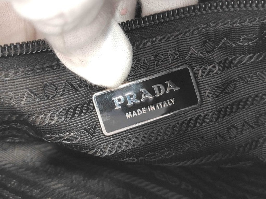 PRADA プラダ ショルダーバッグ トライアングルロゴ BT0520 ブラック系 ナイロン ユニセックス シルバー金具 美品