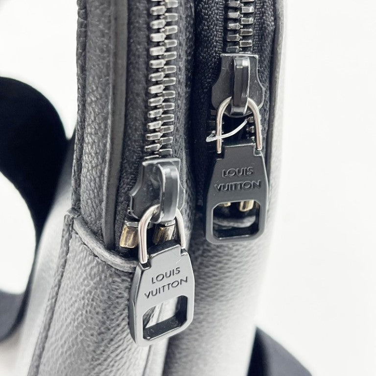 LOUIS VUITTON ルイヴィトン ボディバッグ アヴェニュー･スリングバッグ M14953 ブラック系 ダモフラージュブラック メンズ シルバー金具 美品