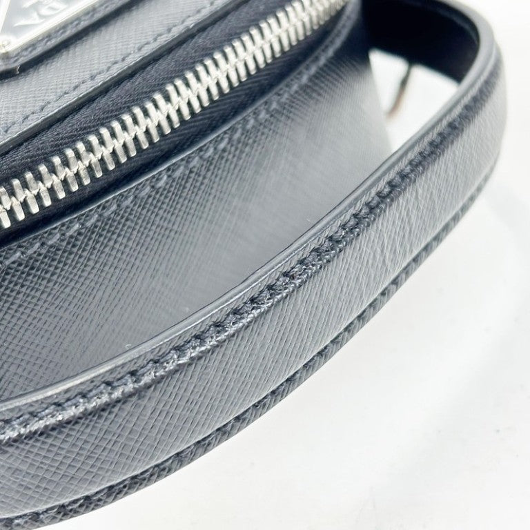 PRADA プラダ ショルダーバッグ トライアングルロゴ 2VH067 ブラック系 サフィアーノ ユニセックス 白タグ シルバー金具 美品