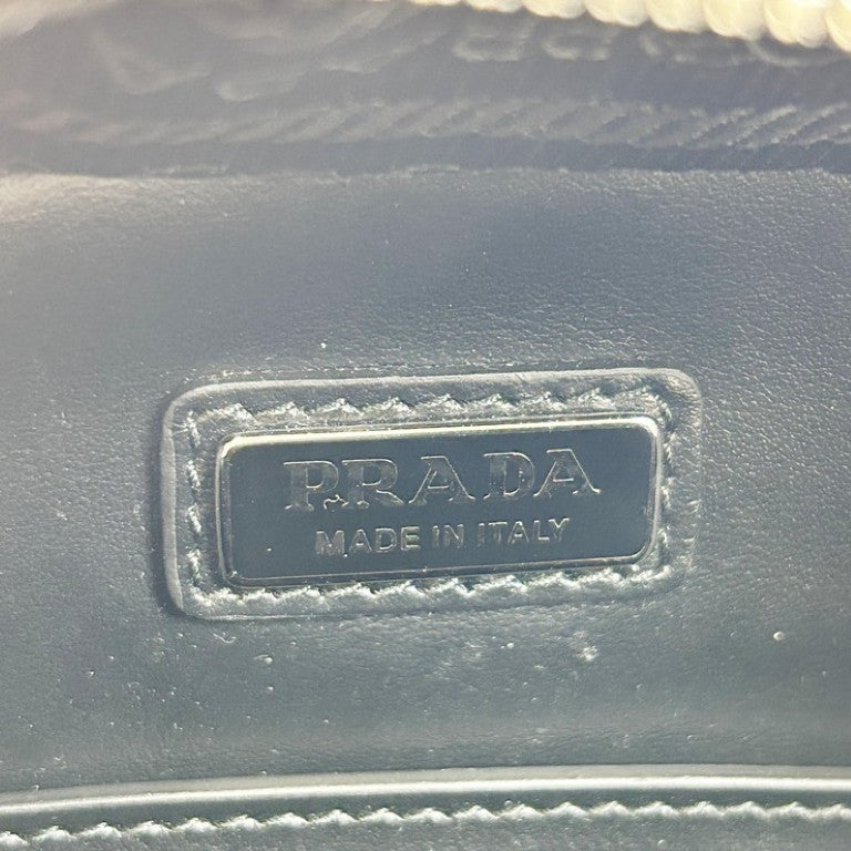 PRADA プラダ ショルダーバッグ トライアングルロゴ 2VH067 ブラック系 サフィアーノ ユニセックス 白タグ シルバー金具 美品