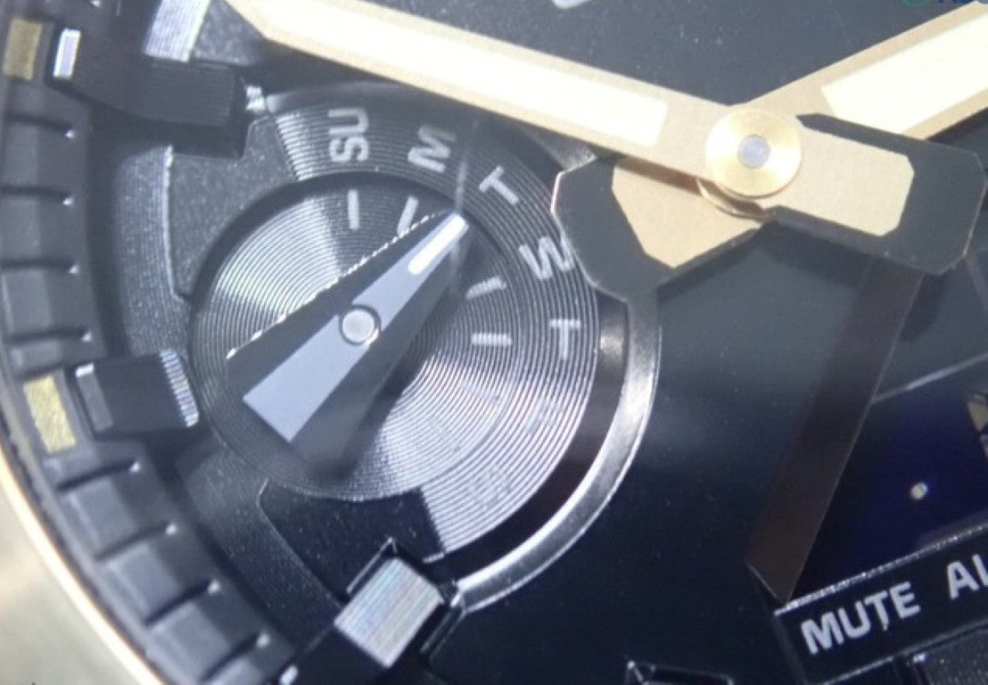 CASIO カシオ 時計 G-SHOCK ANALOG-DIGITAL 2100 Series GM-2100G-1A9JF ブラック ゴールド系 樹脂／ステンレススチール メンズ アナデジ 美品