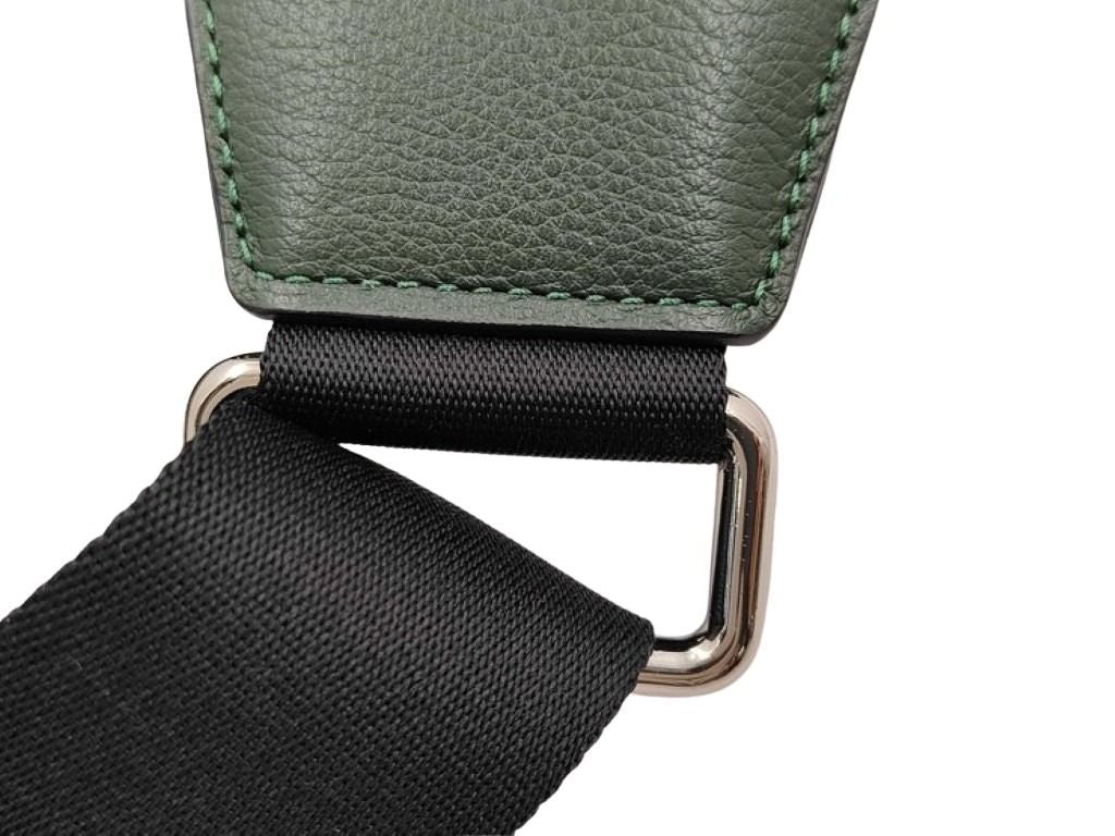 COACH コーチ ボディバッグ チャールズ ヴァーシティ F72226 ブラック グリーン系 レザー メンズ ショルダーバッグ シルバー金具 美品