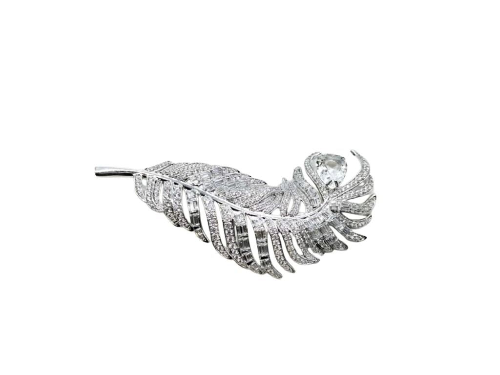 SWAROVSKI スワロフスキー ブローチ Vienna 5741558 シルバー系 メタル クリスタル キュービックジルコニア レディース フェザーモチーフ 新品未使用展示品
