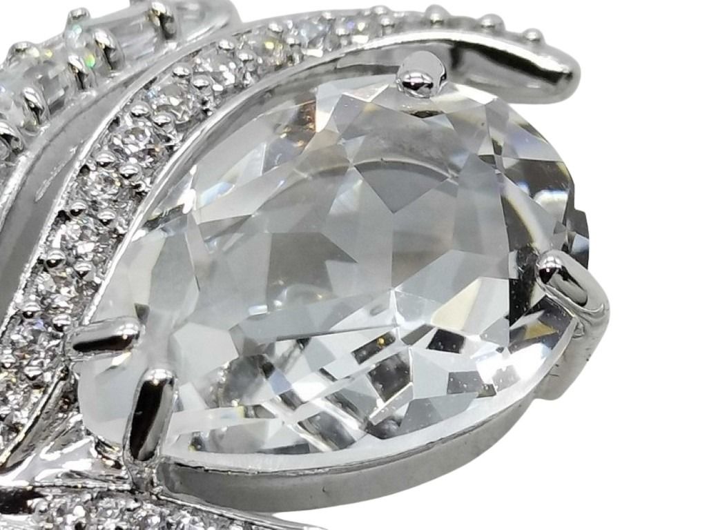 SWAROVSKI スワロフスキー ブローチ Vienna 5741558 シルバー系 メタル クリスタル キュービックジルコニア レディース フェザーモチーフ 新品未使用展示品