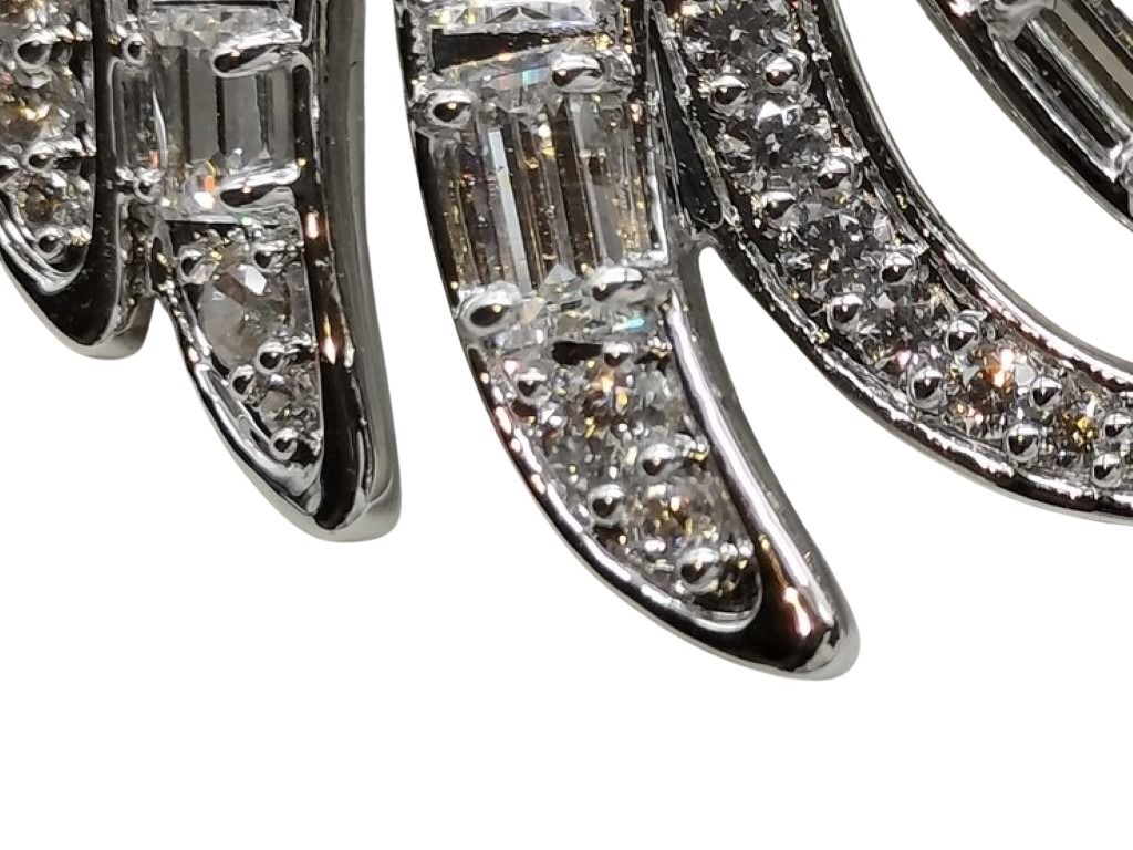 SWAROVSKI スワロフスキー ブローチ Vienna 5741558 シルバー系 メタル クリスタル キュービックジルコニア レディース フェザーモチーフ 新品未使用展示品
