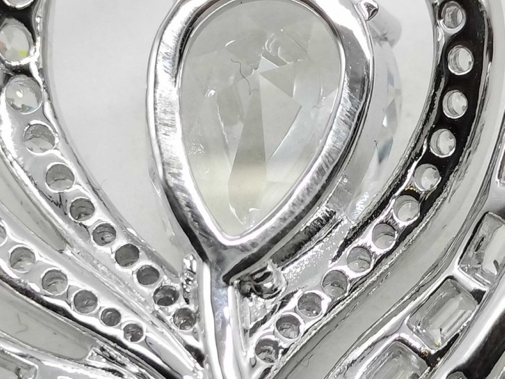 SWAROVSKI スワロフスキー ブローチ Vienna 5741558 シルバー系 メタル クリスタル キュービックジルコニア レディース フェザーモチーフ 新品未使用展示品