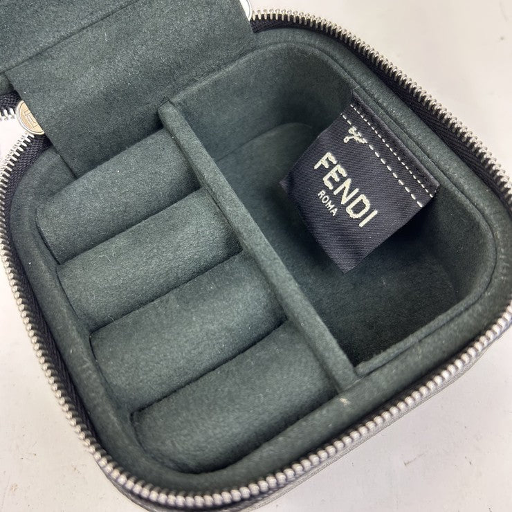 FENDI フェンディ ジュエリーボックス カフリンクス ホルダー 7AS074 A8V3 ブラック / グレー PVC レザー メンズ ズッカ柄 カフスケース シルバー金具 超美品