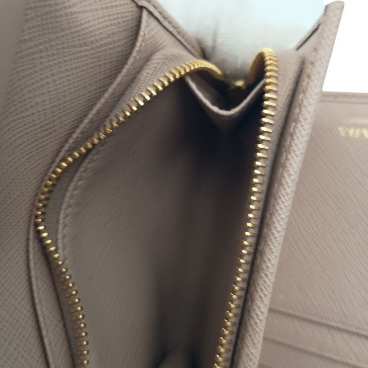PRADA プラダ 三つ折り財布 1MH025 ベージュ系 サフィアーノレザー レディース ゴールド金具 美品