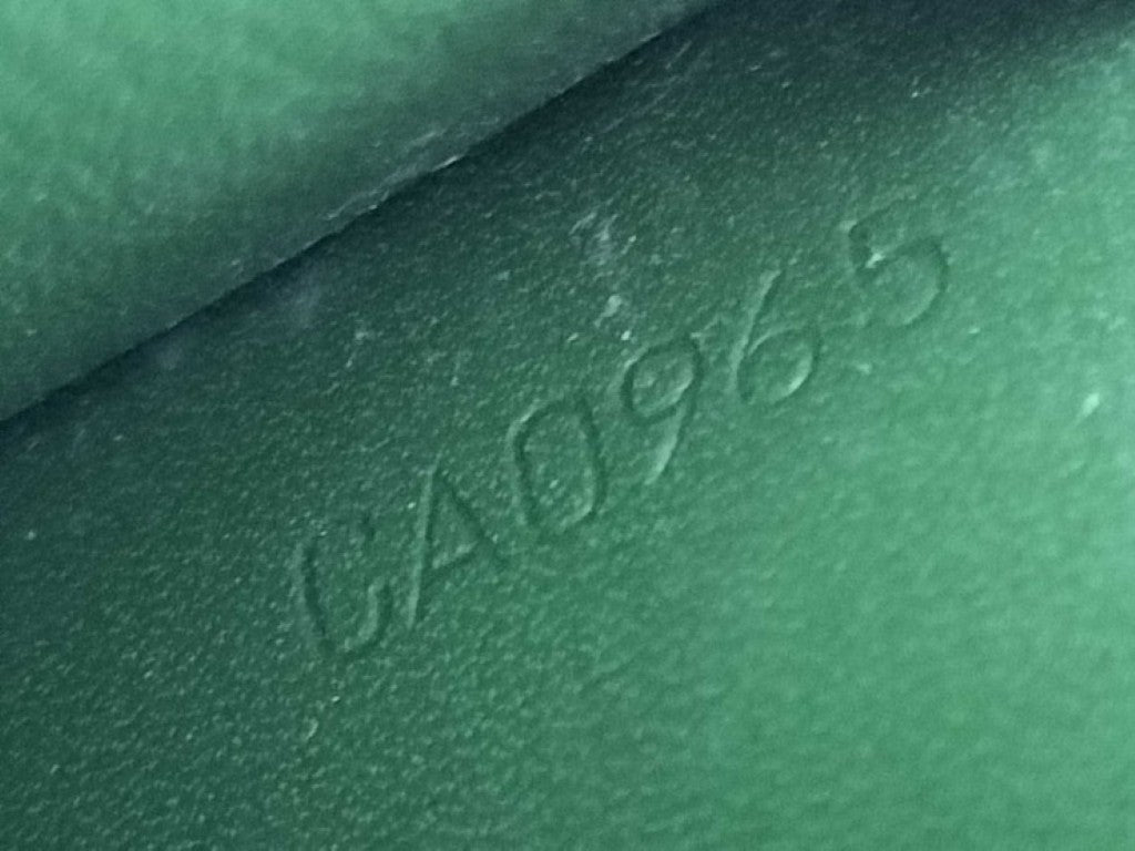 LOUIS VUITTON ルイヴィトン 長財布 ポシェット・ポルトモネ・クレディ M63574 ボルネオグリーン系 エピ レディース 二つ折り ゴールド金具 美品