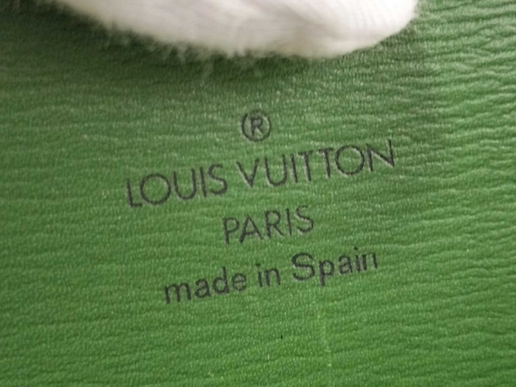 LOUIS VUITTON ルイヴィトン 長財布 ポシェット・ポルトモネ・クレディ M63574 ボルネオグリーン系 エピ レディース 二つ折り ゴールド金具 美品