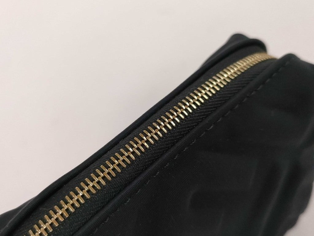 FENDI フェンディ ポーチ メイクアップポーチ 8N0179 ブラック系 キャンバス レディース FFエンボス ゴールド金具 美品